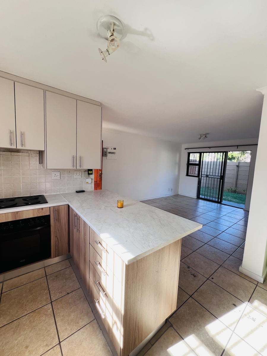 2 Bedroom Property for Sale in Sea Breeze Western Cape